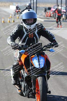 media/Dec-01-2025-Moto Forza (Mon) [[2daa91e15f]]/4-Around the Pits/